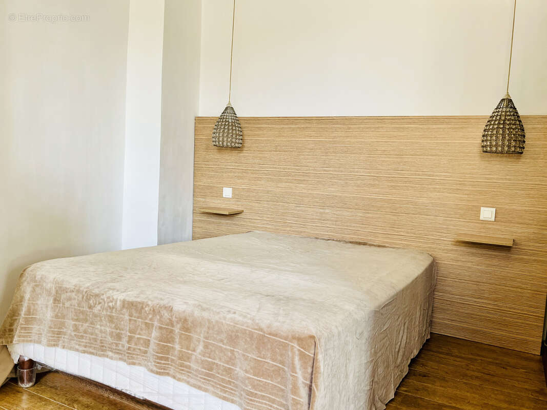 Appartement à MARSEILLE-2E