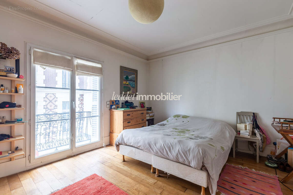 Appartement à PARIS-18E
