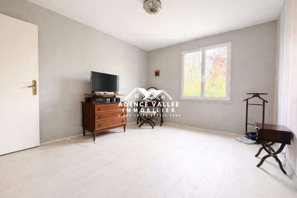 Maison à SAINTRY-SUR-SEINE