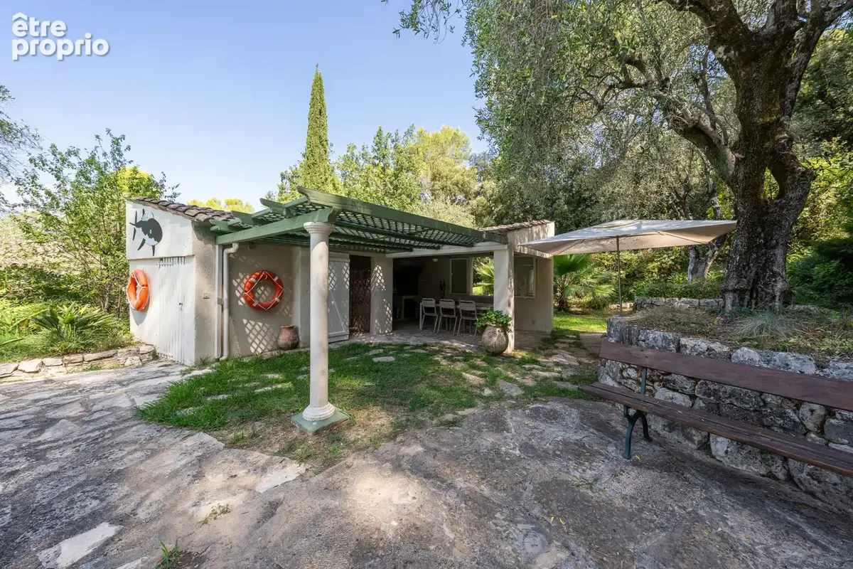 Villa avec piscine et pool house dans un environnement calme et bucolique - photo 22