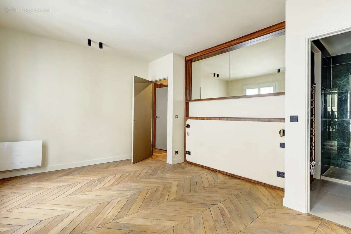 Appartement à PARIS-1E