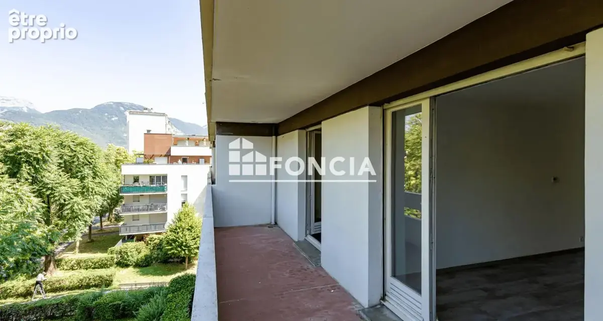 À vendre – Appartement T3/T4 de 75,58 m² avec balcon et cave – Grenoble (38100) - photo 2