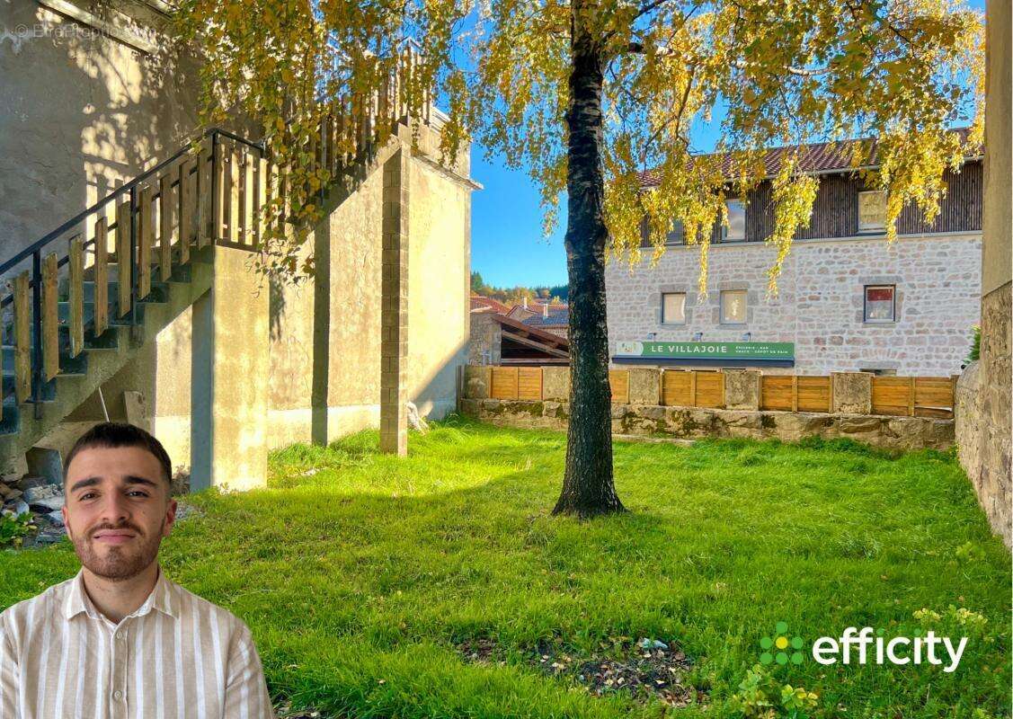 Appartement à LURIECQ