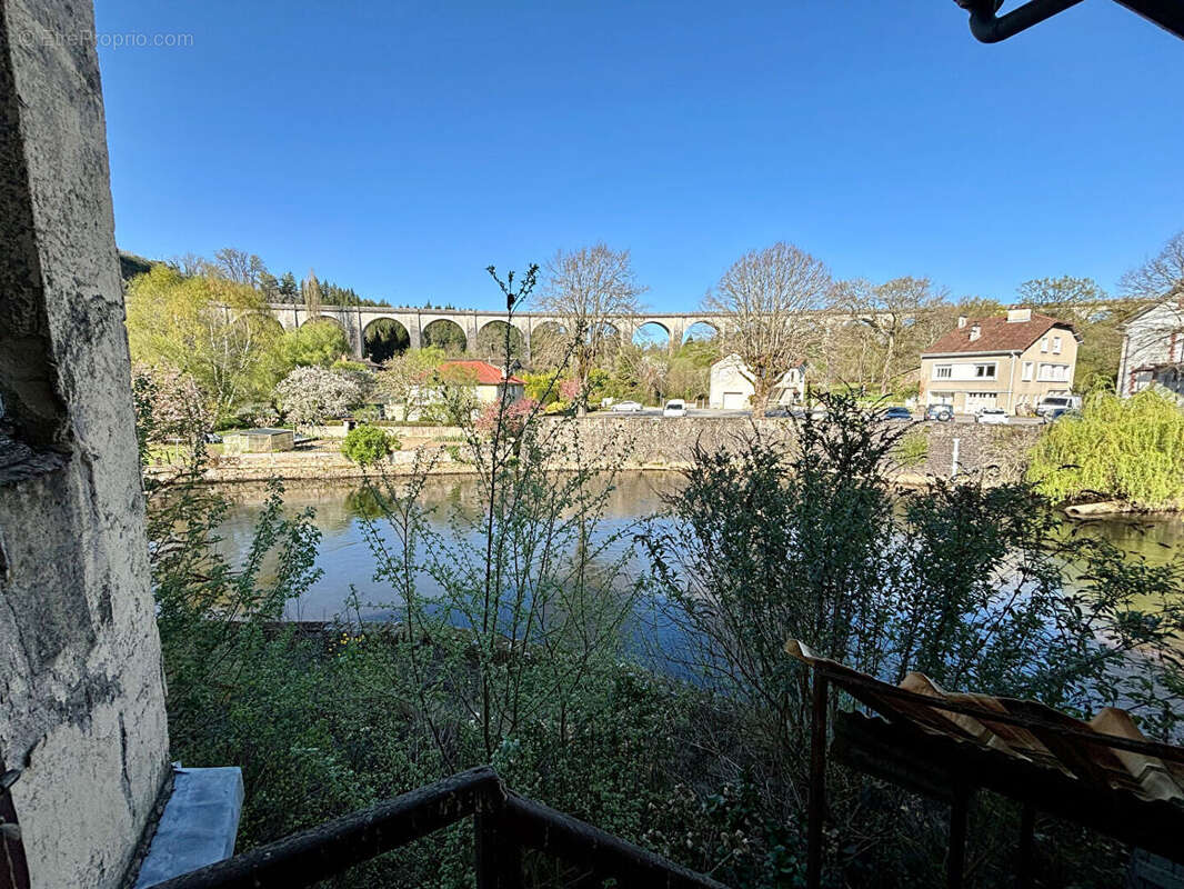 Appartement à SAINT-LEONARD-DE-NOBLAT