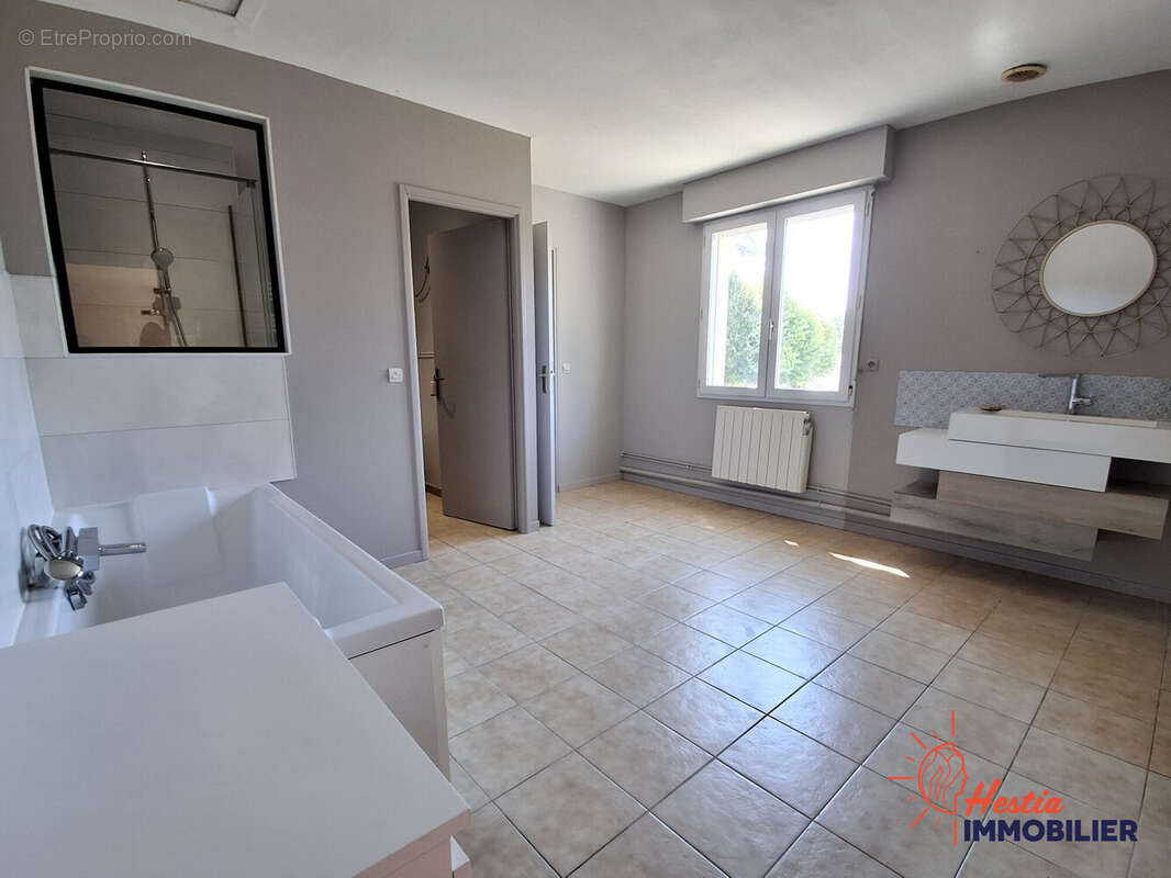 Maison 185 m² à Courtisols  - photo 3