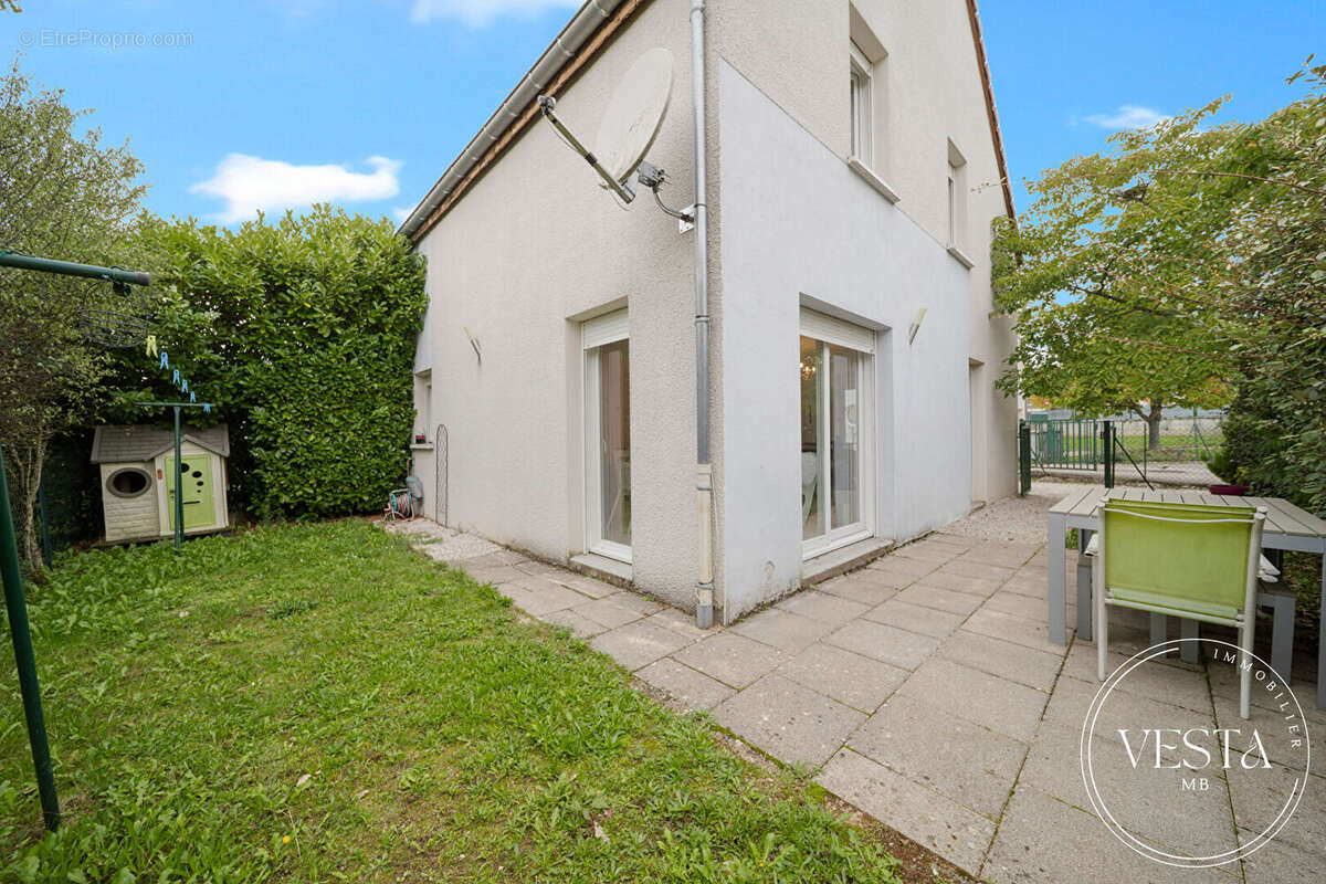 Maison à BELLENEUVE