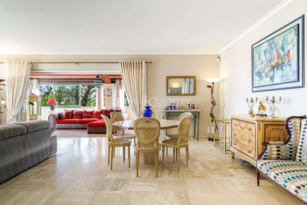 Maison à MOUANS-SARTOUX