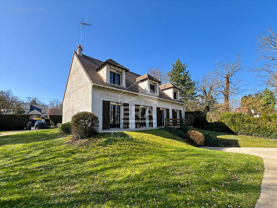 Maison à SAINT-FARGEAU-PONTHIERRY