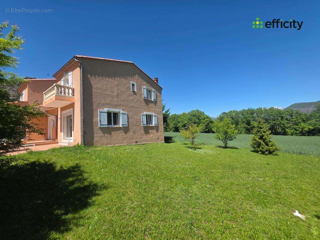 Maison 245 m² à Marcoux  - photo 5