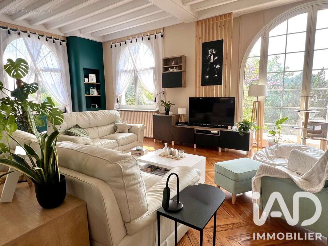Maison 201 m² à Belin-Beliet  - photo 3