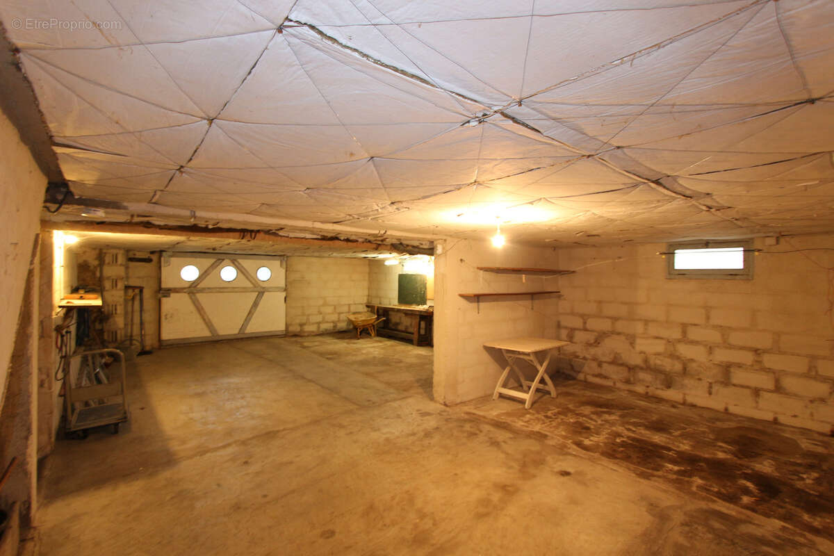 Maison à VARENNES-VAUZELLES