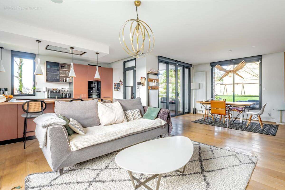 Maison à CONDE-SAINTE-LIBIAIRE