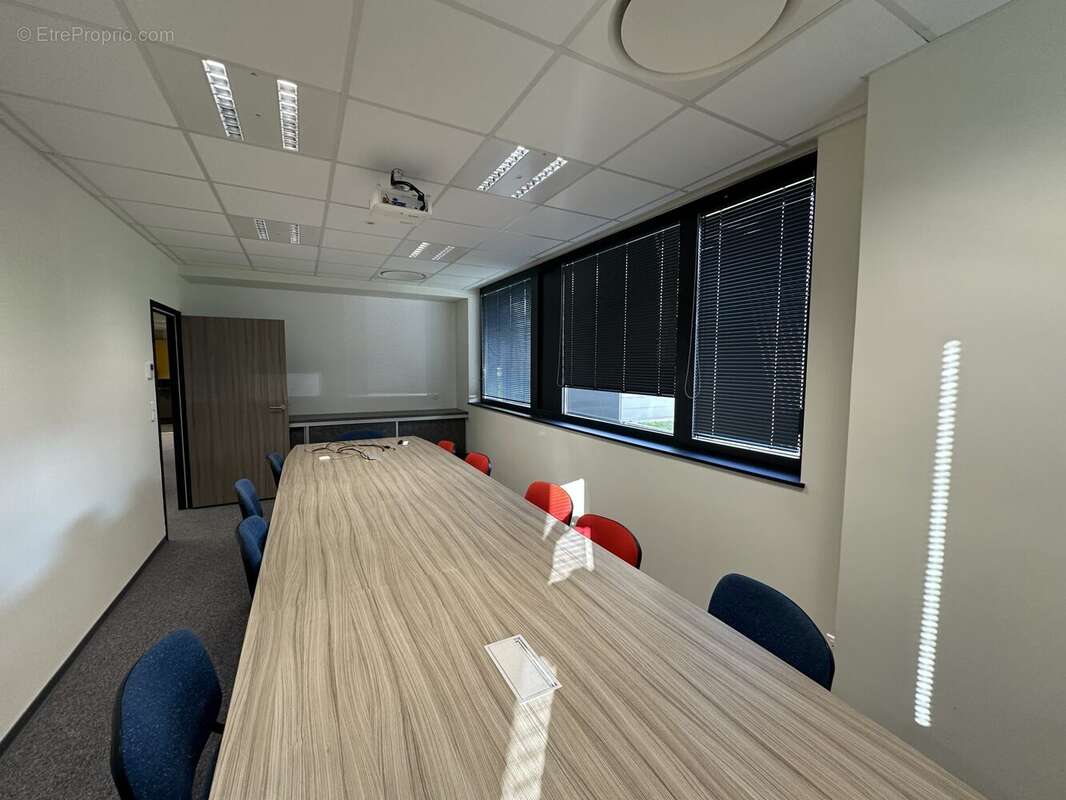 Commerce à NOGENT-LE-PHAYE