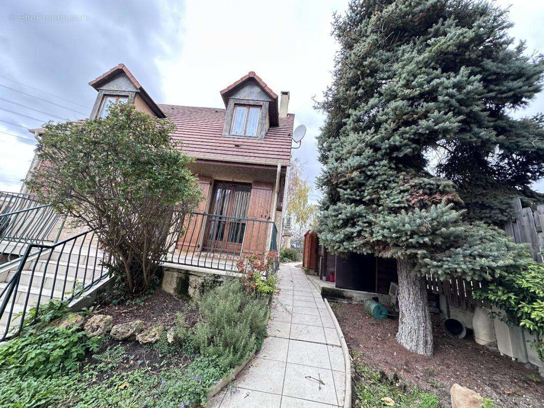 Maison à VILLETANEUSE