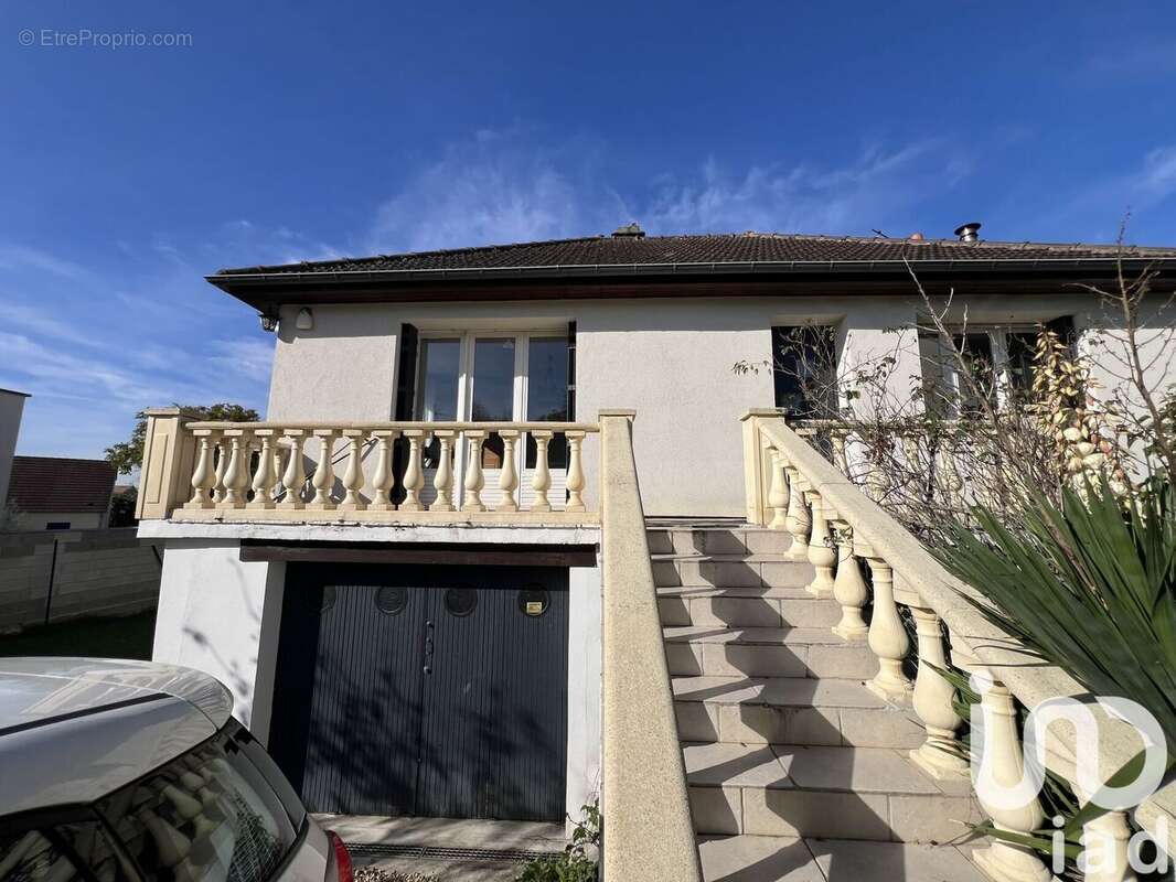 Photo 2 - Maison à SAINTRY-SUR-SEINE