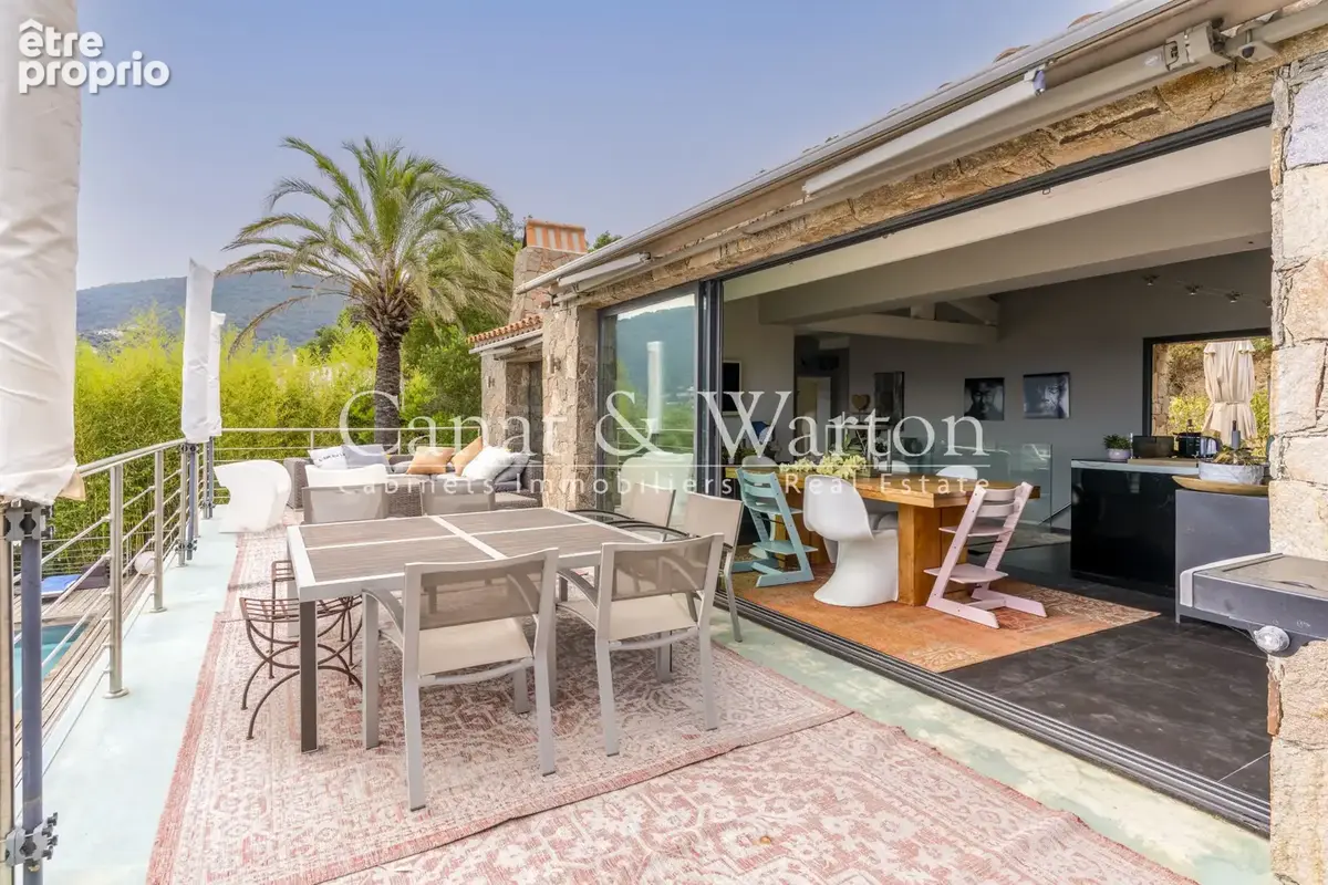Domaine recherché de cavalaire: villa rénovée avec vue mer & piscine - photo 3