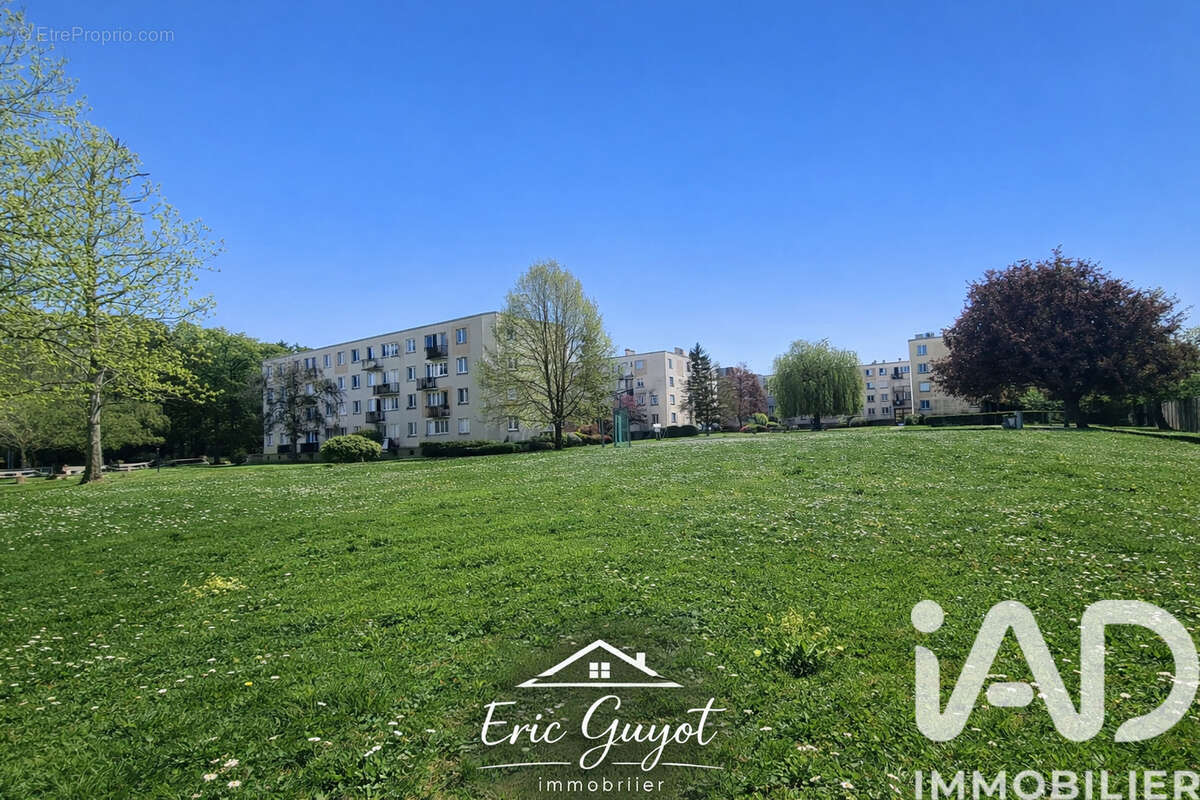 Photo 2 - Appartement à LE PLESSIS-TREVISE