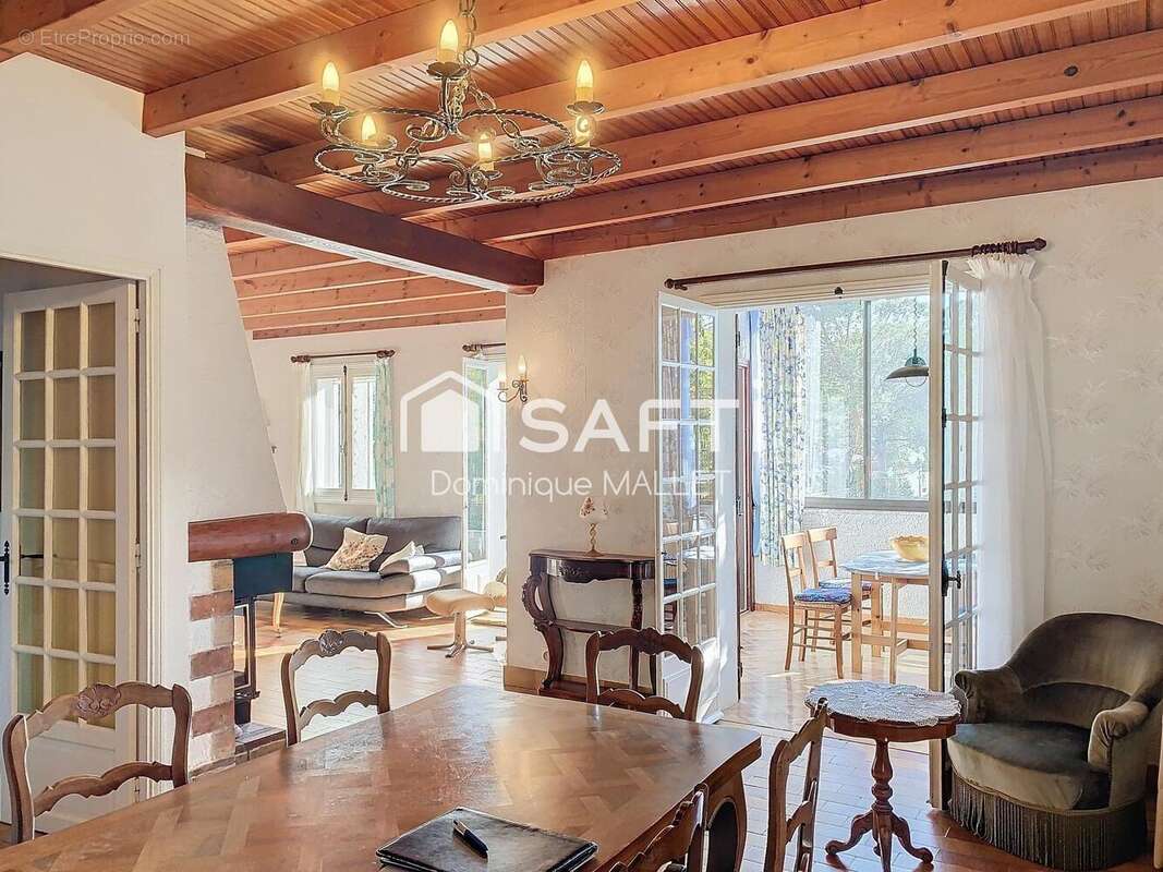 Photo 2 - Maison à NIMES