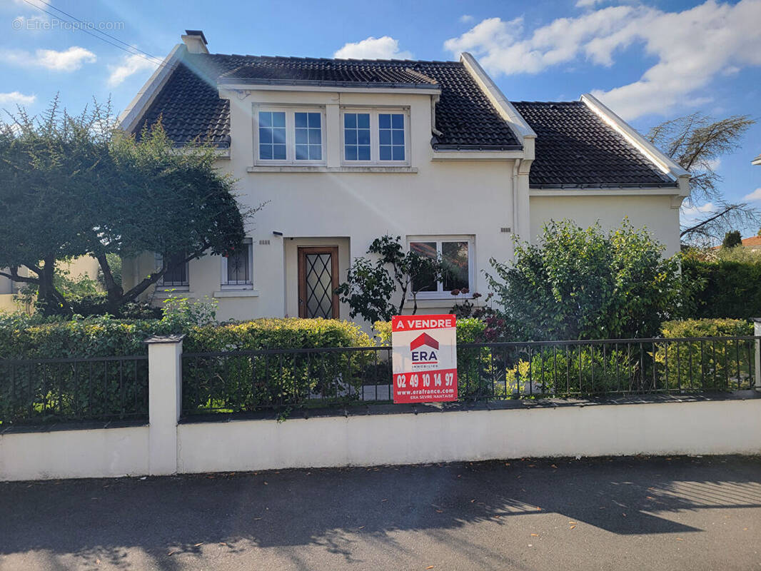Maison à SAINT-SEBASTIEN-SUR-LOIRE