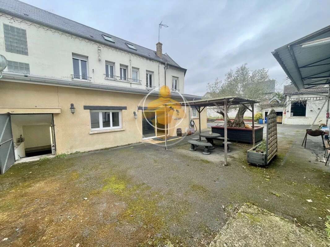 Maison à CHARMES