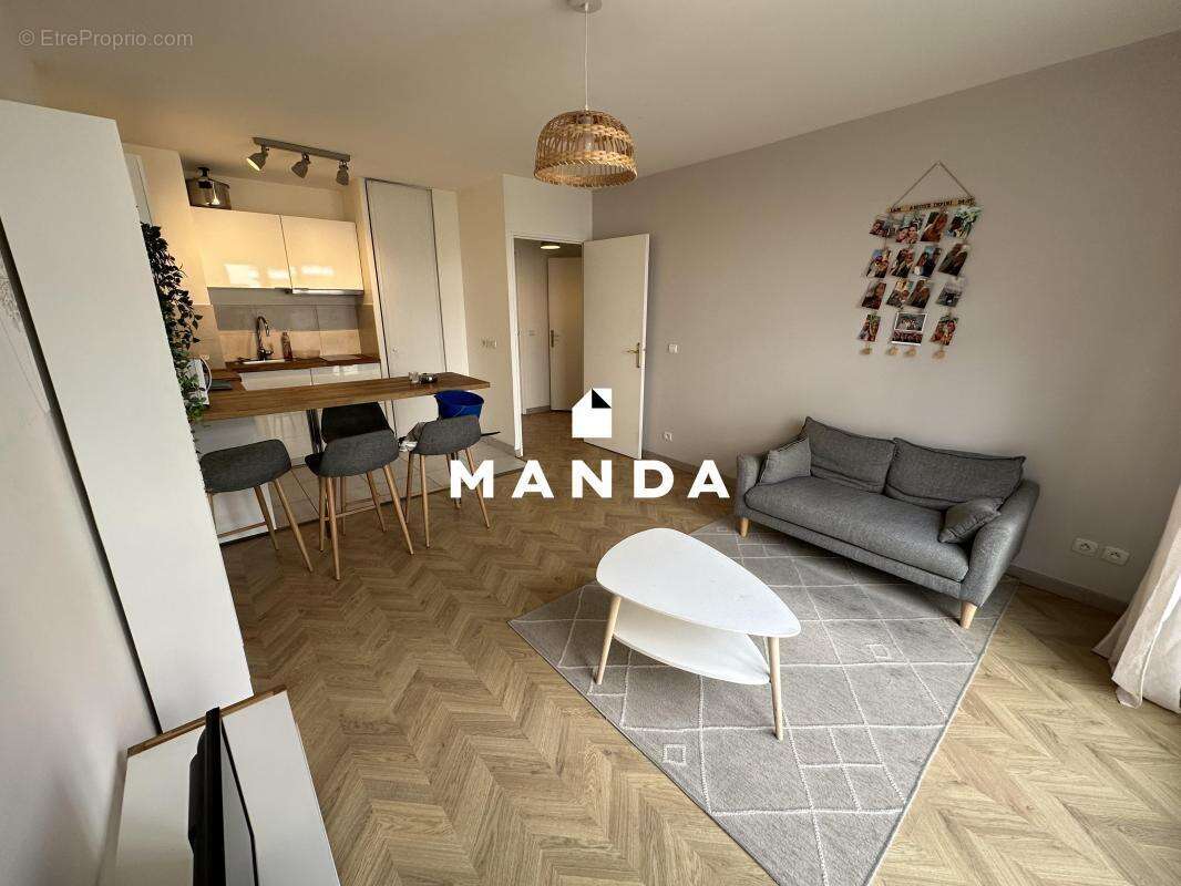 Appartement à CORBEIL-ESSONNES