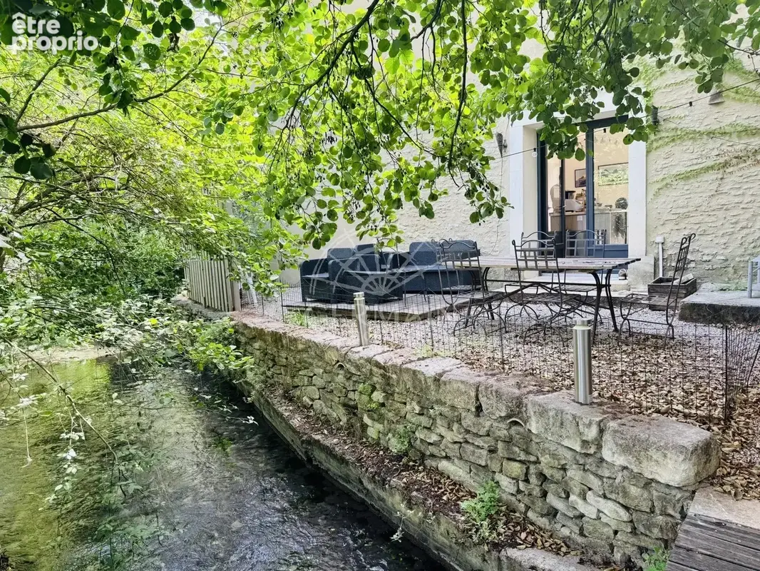 L’Isle-sur-la-Sorgue, à vendre, maison de 115 m² en bord de Sorgue sur un terrain de 451 m². - photo 2
