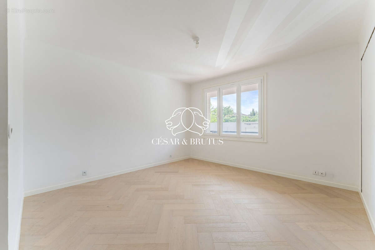 Appartement 4 pièces 79 m² à vendre à Bron (69500) - photo 4