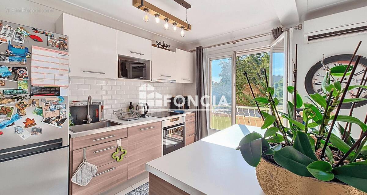 Appartement à COGOLIN