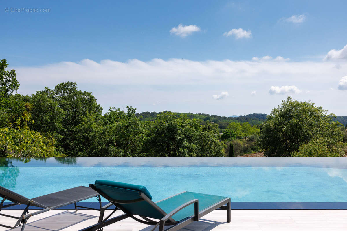 Maison à TOURRETTES-SUR-LOUP