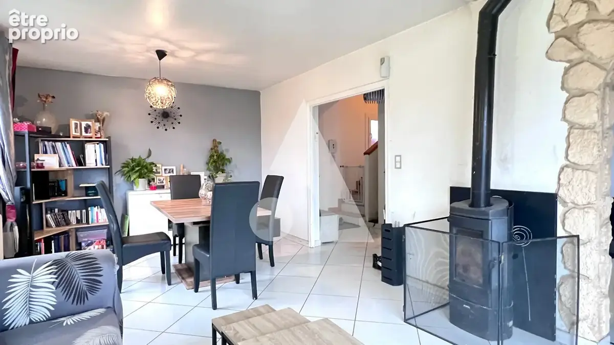 Maison 6 pièces avec 3 chambres et terrain de 2 200 m² à vendre à Chêne-en-Semine - photo 3