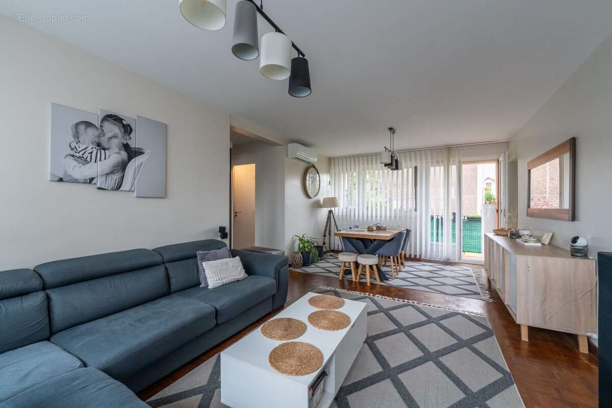 Appartement à LES PAVILLONS-SOUS-BOIS