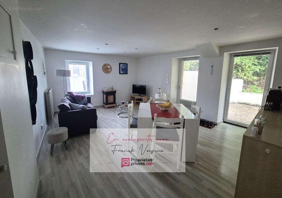 Maison à LES HERBIERS