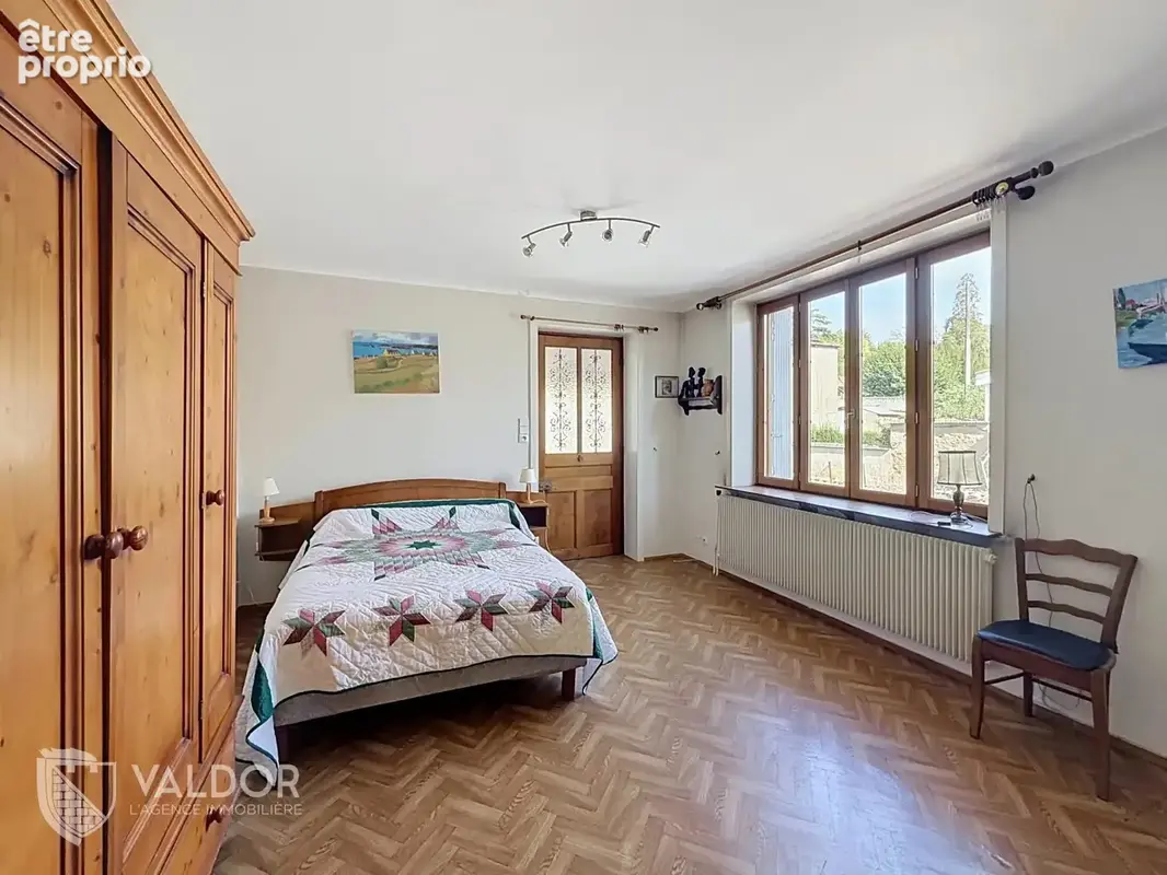 Deux logements et un garage à Montmerle S/S - photo 16