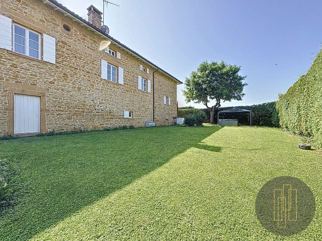 Maison à SAINT-GERMAIN-SUR-L&#039;ARBRESLE