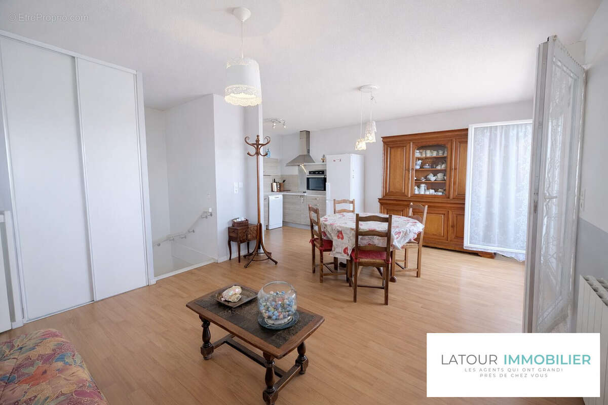 Appartement à L'ISLE-D'ABEAU