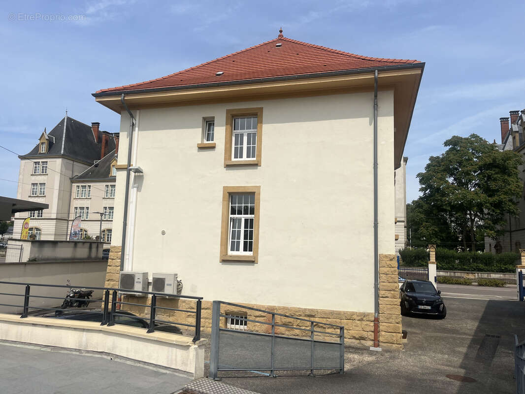 Commerce à CHATEL-SAINT-GERMAIN