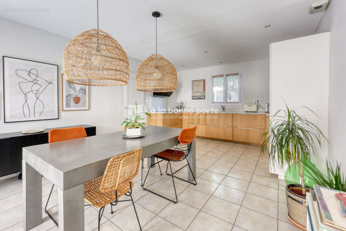 Maison 109 m² à Aubagne  - photo 7