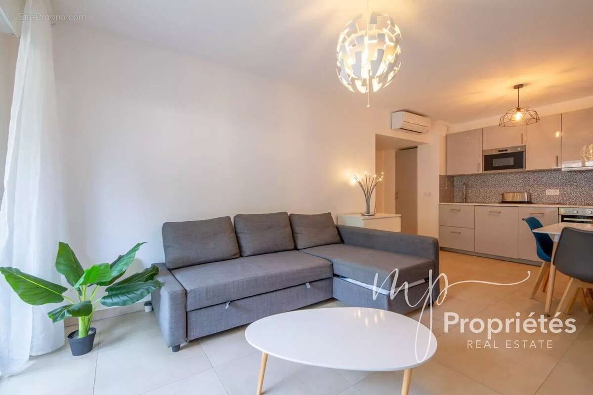 Appartement à BORMES-LES-MIMOSAS