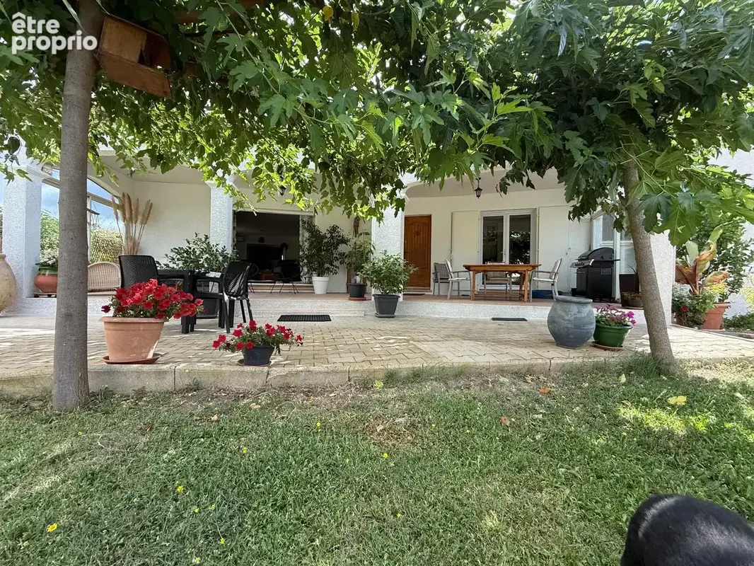 Pouzolles   villa avec piscine, studio indépendant et hangar de 140 m2 sur un terrain de 1 502 m2 - photo 2