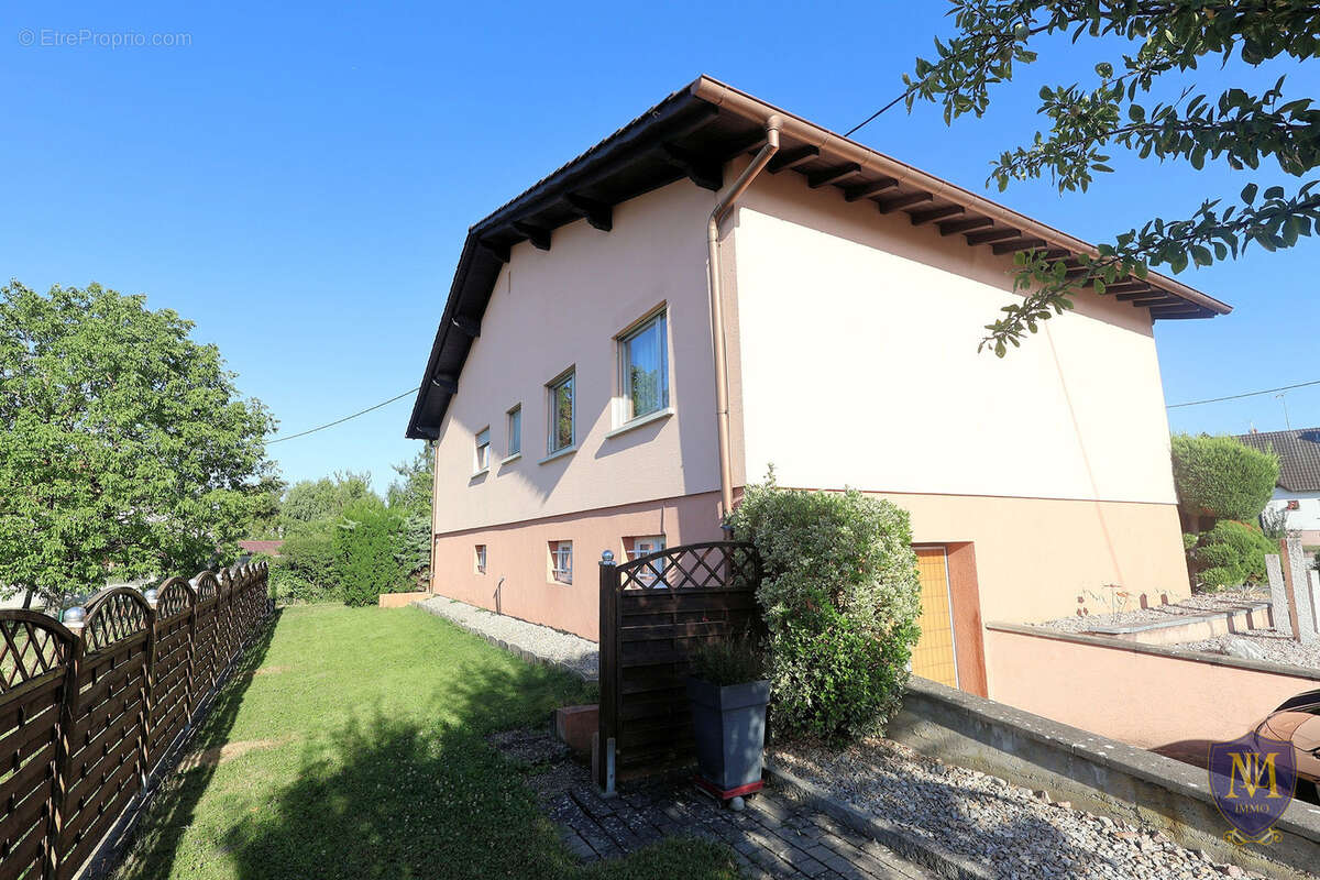 Blotzheim proche centre maison plain-pied de 129 m2 sur 8,41 ares de terrain - photo 13