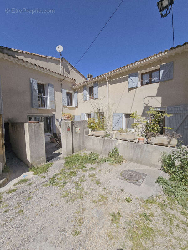 Maison à LA ROQUE-D'ANTHERON