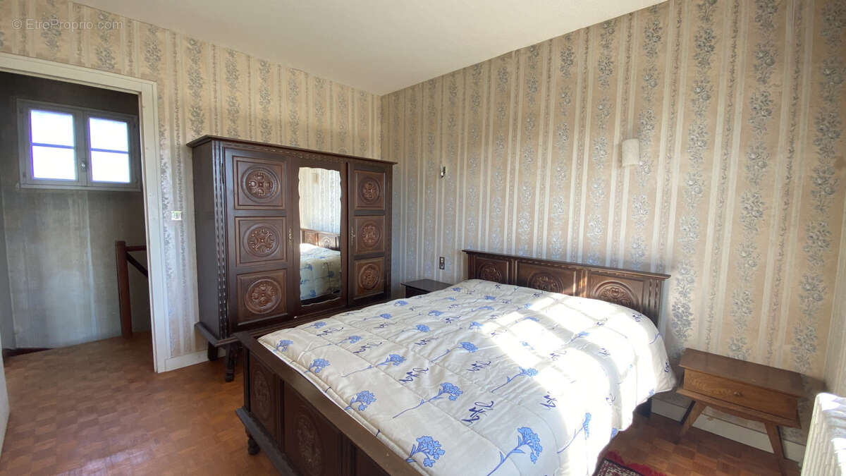 Maison à CHENAC-SAINT-SEURIN-D&#039;UZET