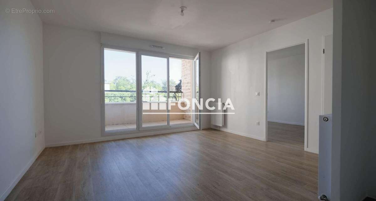 Appartement à DAMMARIE-LES-LYS