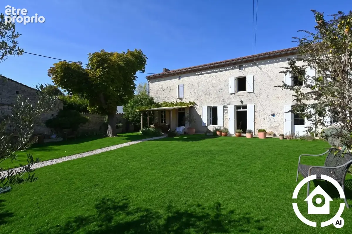 Maison 5 pièces 154 m² à vendre à Varaize (17400) - photo 2