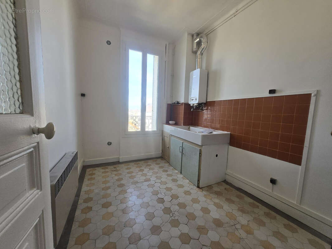 Appartement à LES PAVILLONS-SOUS-BOIS