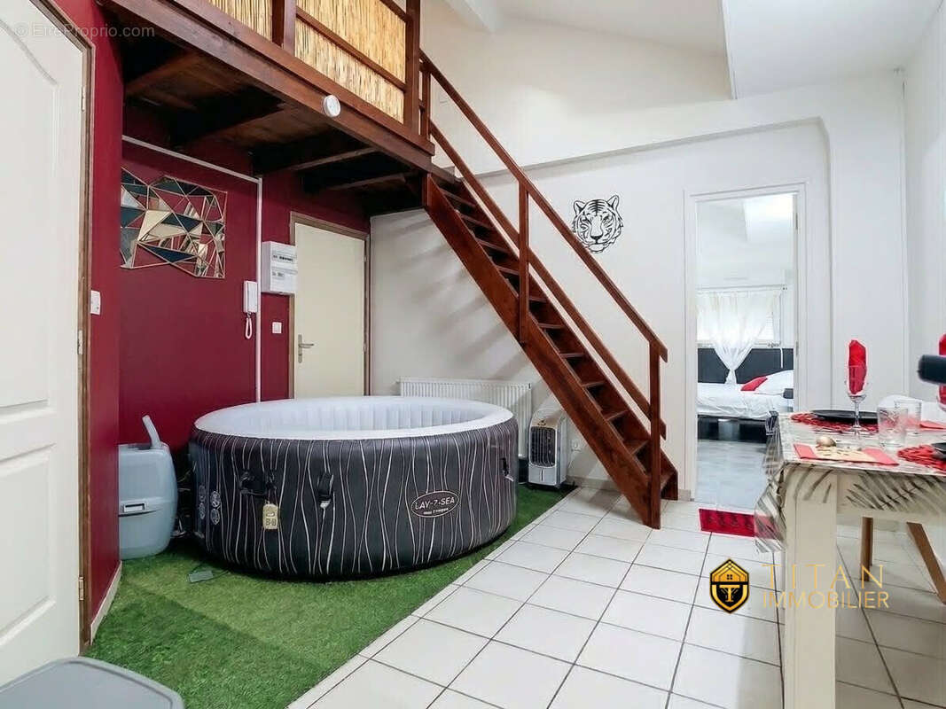 Immeuble de rapport-5 studios, 1 local commercial, un garage à Calais (62100)-titan-immobilier