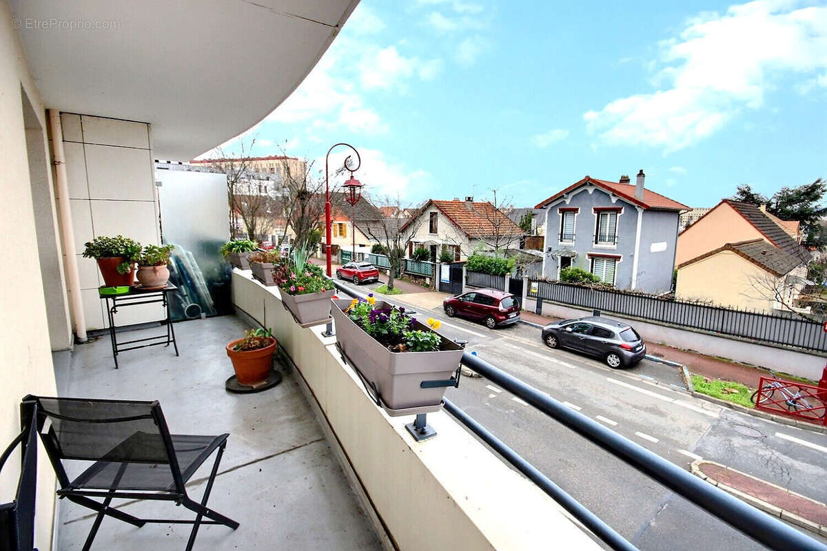Appartement à FRESNES
