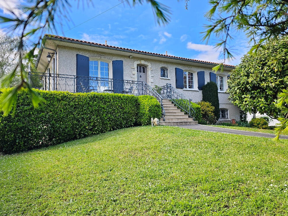 Maison à LA COURONNE