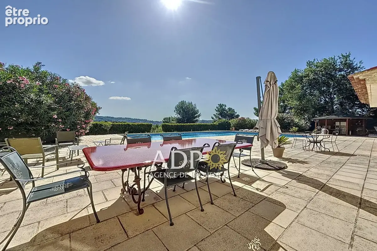 Maison 300 m² à Mouans-Sartoux  - photo 6