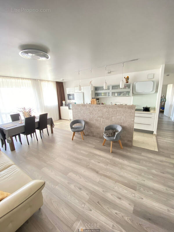 Appartement à SARTROUVILLE